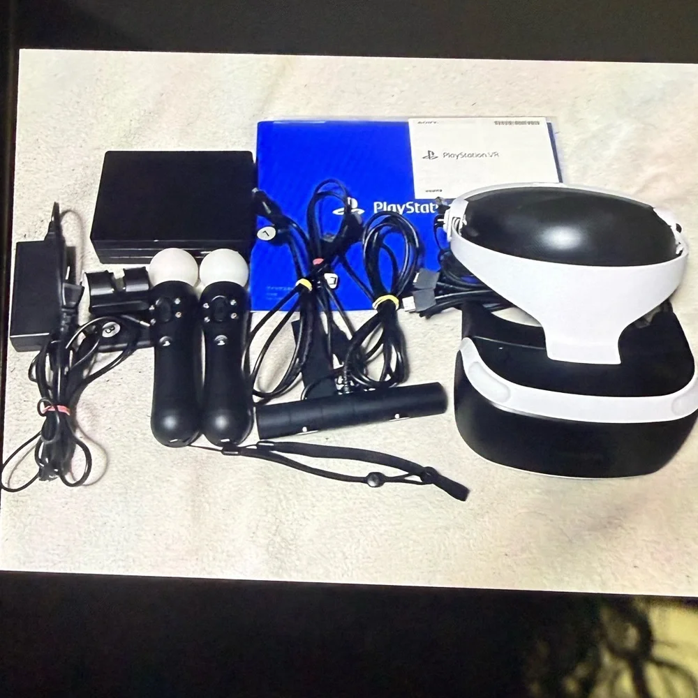 Sony PlayStation VR Headset Bundle! Like new! Everything included! PS4 & PS5